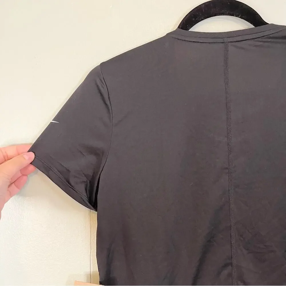 Nike‎ Women's Dri-Fit Lightweight Cropped Athletic Tshirt Black Size Medium NWT
